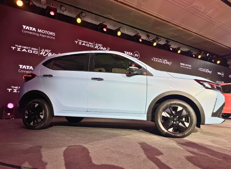 Qu&ecirc;n Honda SH đi, mẫu &ocirc; t&ocirc; hatchback &lsquo;b&igrave;nh d&acirc;n&rsquo; mới ch&iacute;nh thức ra mắt với gi&aacute; 128 triệu đồng, rẻ hơn Hyundai Grand i10 ảnh 2