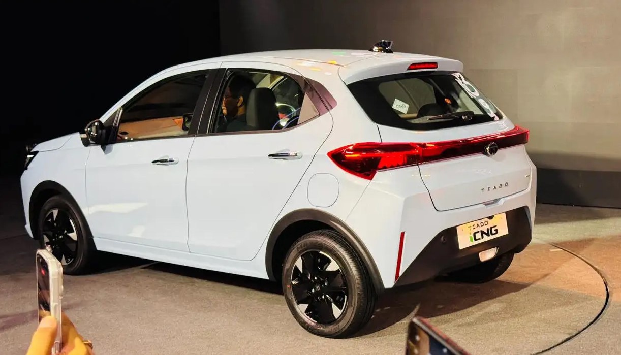 Qu&ecirc;n Honda SH đi, mẫu &ocirc; t&ocirc; hatchback &lsquo;b&igrave;nh d&acirc;n&rsquo; mới ch&iacute;nh thức ra mắt với gi&aacute; 128 triệu đồng, rẻ hơn Hyundai Grand i10 ảnh 3