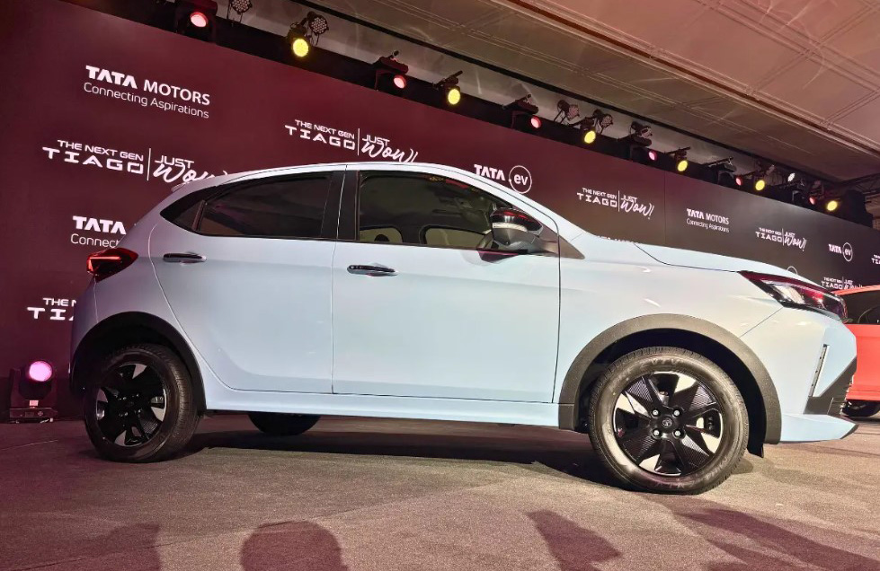 Qu&ecirc;n Honda SH đi, mẫu &ocirc; t&ocirc; hatchback &lsquo;b&igrave;nh d&acirc;n&rsquo; mới ch&iacute;nh thức ra mắt với gi&aacute; 128 triệu đồng, rẻ hơn Hyundai Grand i10