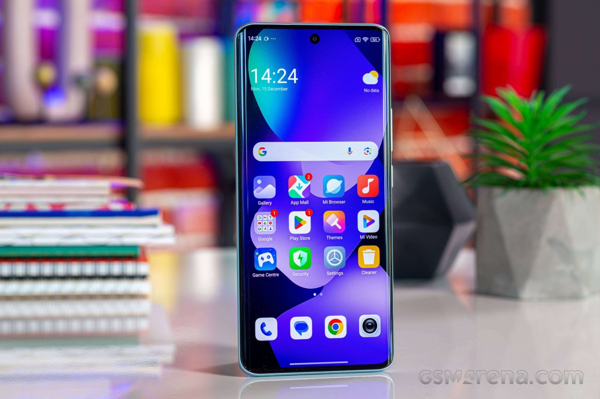 Đ&acirc;y l&agrave; vua m&agrave;n cong gi&aacute; rẻ nhất Việt Nam, đe nẹt Galaxy S26 Ultra, iPhone 17e lo sốt v&oacute;