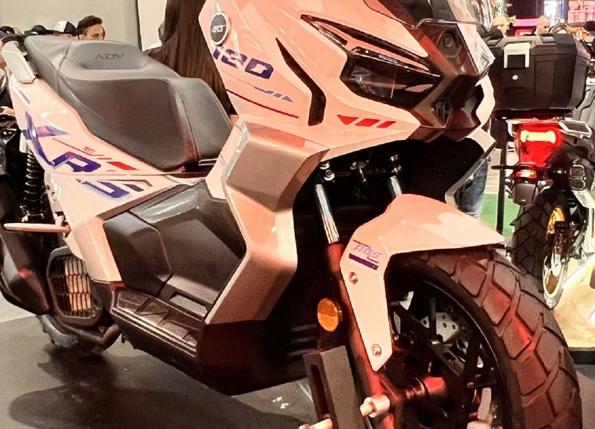 &lsquo;Vua c&ocirc;n tay&rsquo; 180cc mới ch&iacute;nh thức ra mắt gi&aacute; 75 triệu đồng: X&eacute; v&eacute; Honda Air Blade v&agrave; Yamaha NVX 155