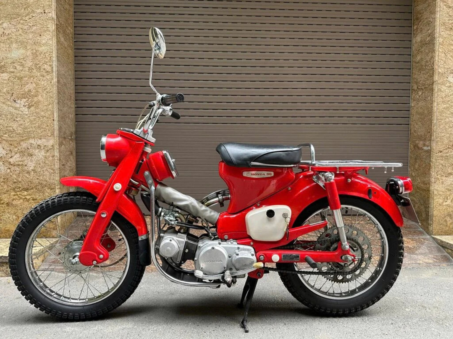 &lsquo;Huyền thoại xe số&rsquo; Honda Cub CT90 Trail gần 60 năm tuổi xuất hiện tại H&agrave; Nội, gi&aacute; ngang &ocirc; t&ocirc; cỡ nhỏ