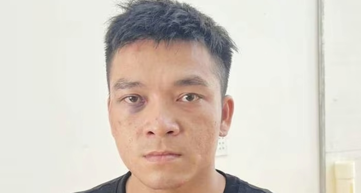Nguy&ecirc;n nh&acirc;n nh&oacute;m người n&atilde; s&uacute;ng v&agrave;o nh&agrave; người phụ nữ, kh&aacute;m nh&agrave; ph&aacute;t hiện nhiều tang vật đặc biệt
