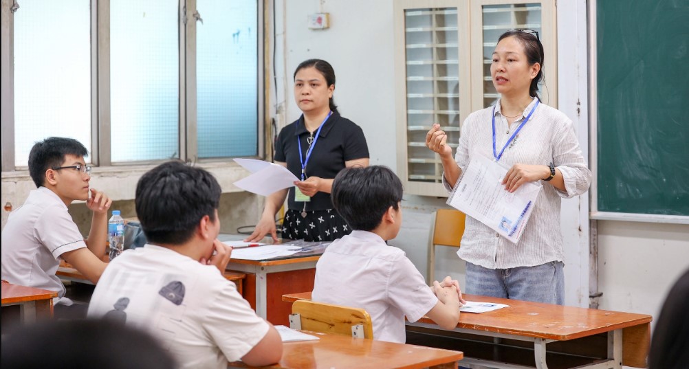 Tin mới m&ocirc;n ngữ Ngữ văn thi v&agrave;o lớp 10 tại H&agrave; Nội: Tổng số th&iacute; sinh vắng mặt v&agrave; vi phạm quy chế