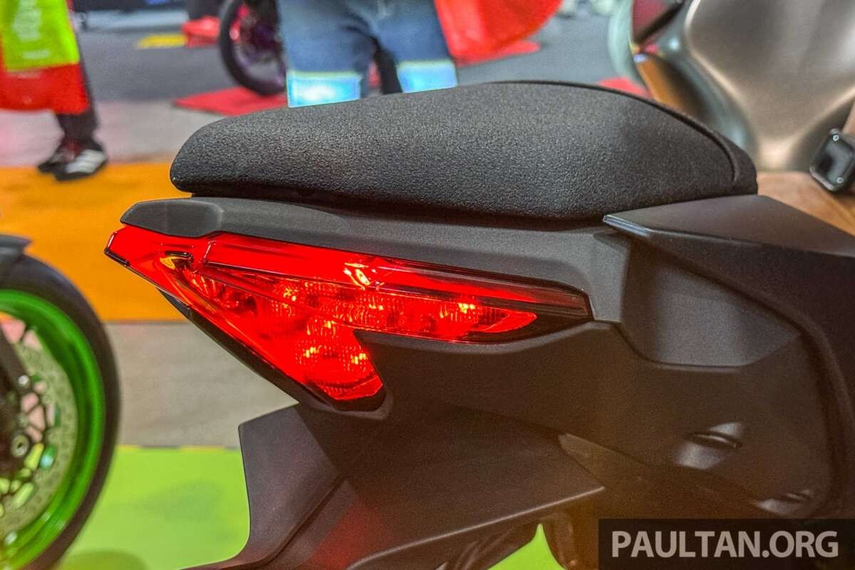 &lsquo;Vua c&ocirc;n tay&rsquo; mới của Nhật Bản ch&iacute;nh thức ra mắt với gi&aacute; rẻ, ph&acirc;n kh&uacute;c cao hơn hẳn Yamaha Exciter v&agrave; Honda Winner R ảnh 5