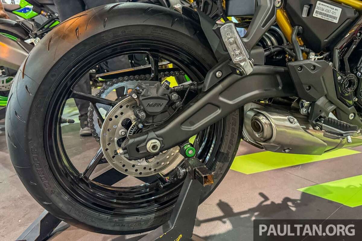 &lsquo;Vua c&ocirc;n tay&rsquo; mới của Nhật Bản ch&iacute;nh thức ra mắt với gi&aacute; rẻ, ph&acirc;n kh&uacute;c cao hơn hẳn Yamaha Exciter v&agrave; Honda Winner R ảnh 7