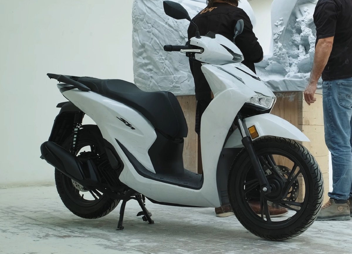 Honda SH 125i phi&ecirc;n bản đặc biệt tr&igrave;nh l&agrave;ng: Thiết kế đẹp long lanh như SH 350i, c&oacute; phanh ABS 2 k&ecirc;nh