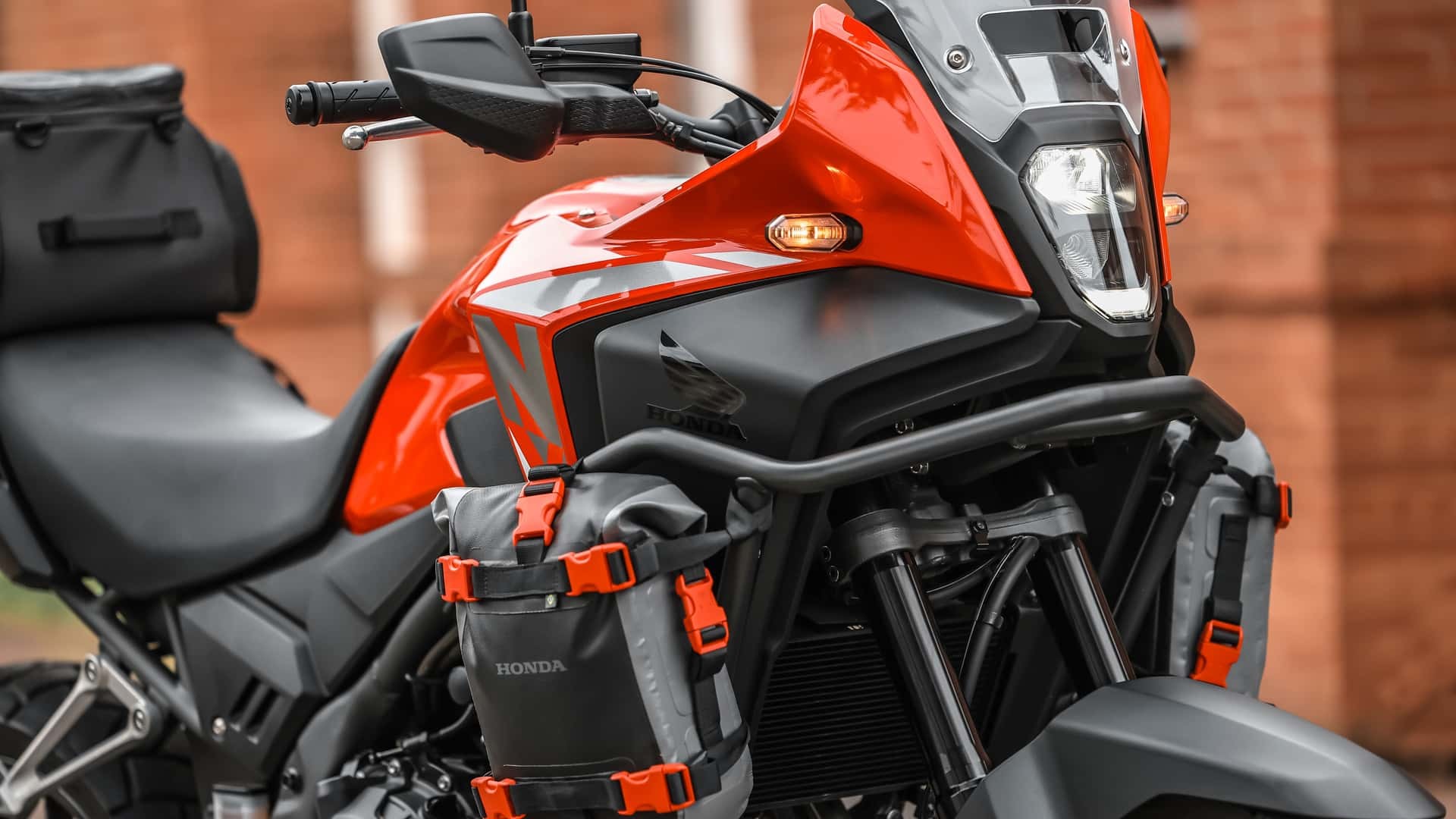 Honda ch&iacute;nh thức ra mắt &lsquo;vua c&ocirc;n tay&rsquo; mới ph&acirc;n kh&uacute;c kh&aacute;c Winner R, c&oacute; ABS k&ecirc;nh đ&ocirc;i vượt trội Yamaha Exciter, gi&aacute; mềm ảnh 7