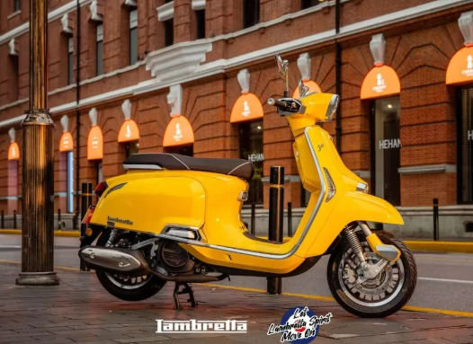 &lsquo;Huyền thoại xe ga&rsquo; 150cc mới của &Yacute; ch&iacute;nh thức ra mắt gi&aacute; 66 triệu đồng, khắc chế Honda SH v&agrave; Air Blade ảnh 4