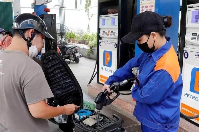 Tin xe trưa 2/6: &lsquo;Vua c&ocirc;n tay&rsquo; mới ph&acirc;n kh&uacute;c tr&ecirc;n Exciter v&agrave; Winner R ch&iacute;nh thức ra mắt với gi&aacute; mềm, trang bị cực xịn ảnh 2