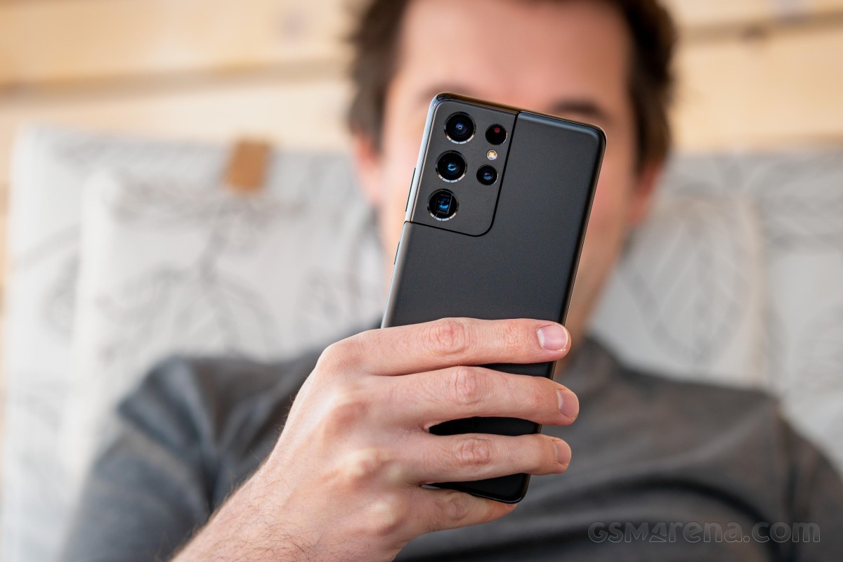 Đ&acirc;y l&agrave; l&atilde;o tướng Galaxy S c&oacute; camera thi&ecirc;n l&yacute; nh&atilde;n zoom 10x rẻ như rau, &aacute;t v&iacute;a iPhone 17 Pro Max