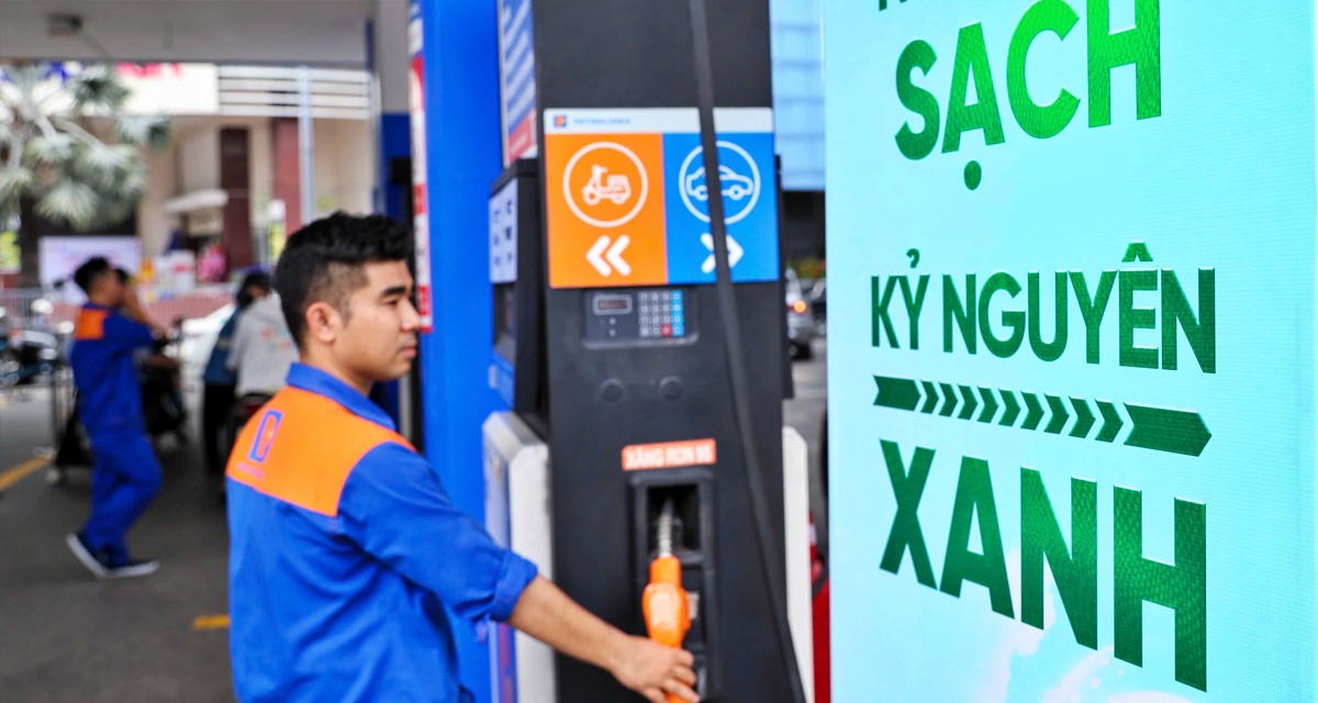 Gi&aacute; xăng dầu h&ocirc;m nay 3/6: Dầu th&ocirc; tăng hơn 3%, xăng E10 RON95 giảm gần 1.400 đồng/l&iacute;t