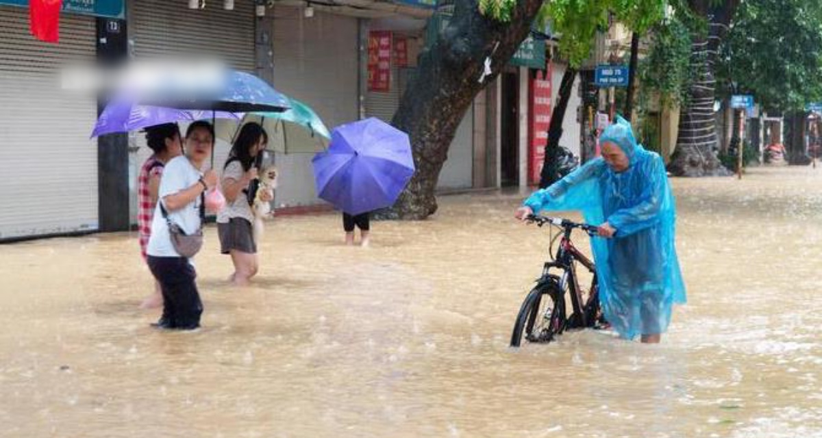 Mưa lớn xuất hiện tại Bắc Bộ, dự b&aacute;o thời tiết H&agrave; Nội 10 ng&agrave;y tới c&oacute; hiện tượng đan xen lạ thường 