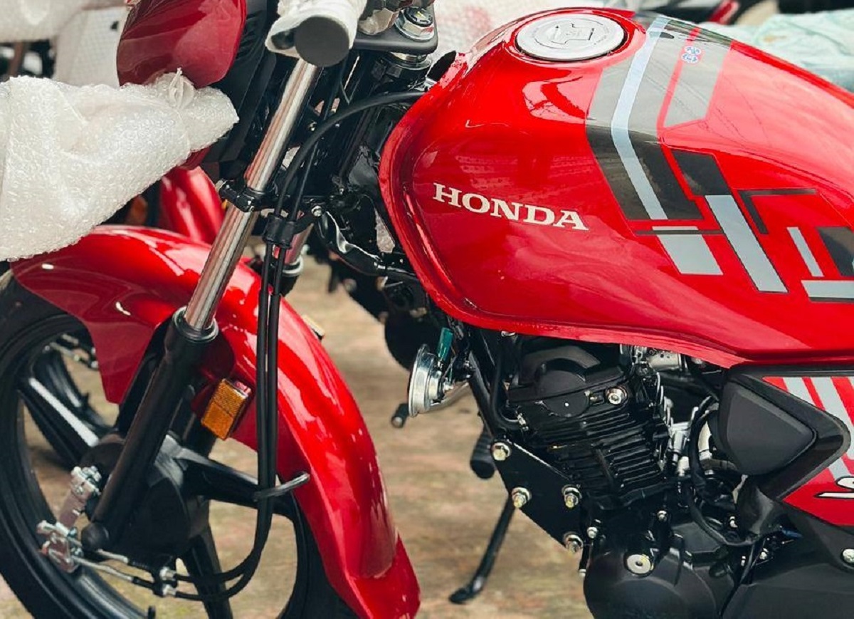 Tin xe m&aacute;y 3/6: Honda mở b&aacute;n &lsquo;huyền thoại c&ocirc;n tay&rsquo; 125cc ph&acirc;n kh&uacute;c kh&aacute;c Winner R, gi&aacute; 25 triệu đồng