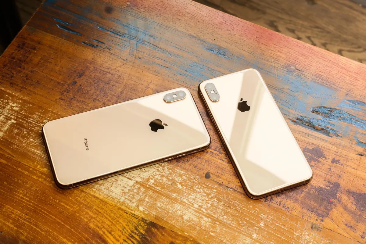 Gi&aacute; iPhone XS Max th&aacute;ng 6/2026: Chạm đ&aacute;y s&acirc;u nhất mọi năm, m&agrave;n OLED đẹp m&aacute;y mượt cho nhu cầu cơ bản
