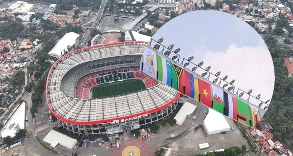 L&yacute; do quốc kỳ Việt Nam được đặt ở vị tr&iacute; nổi bật trong khai mạc World Cup 2026