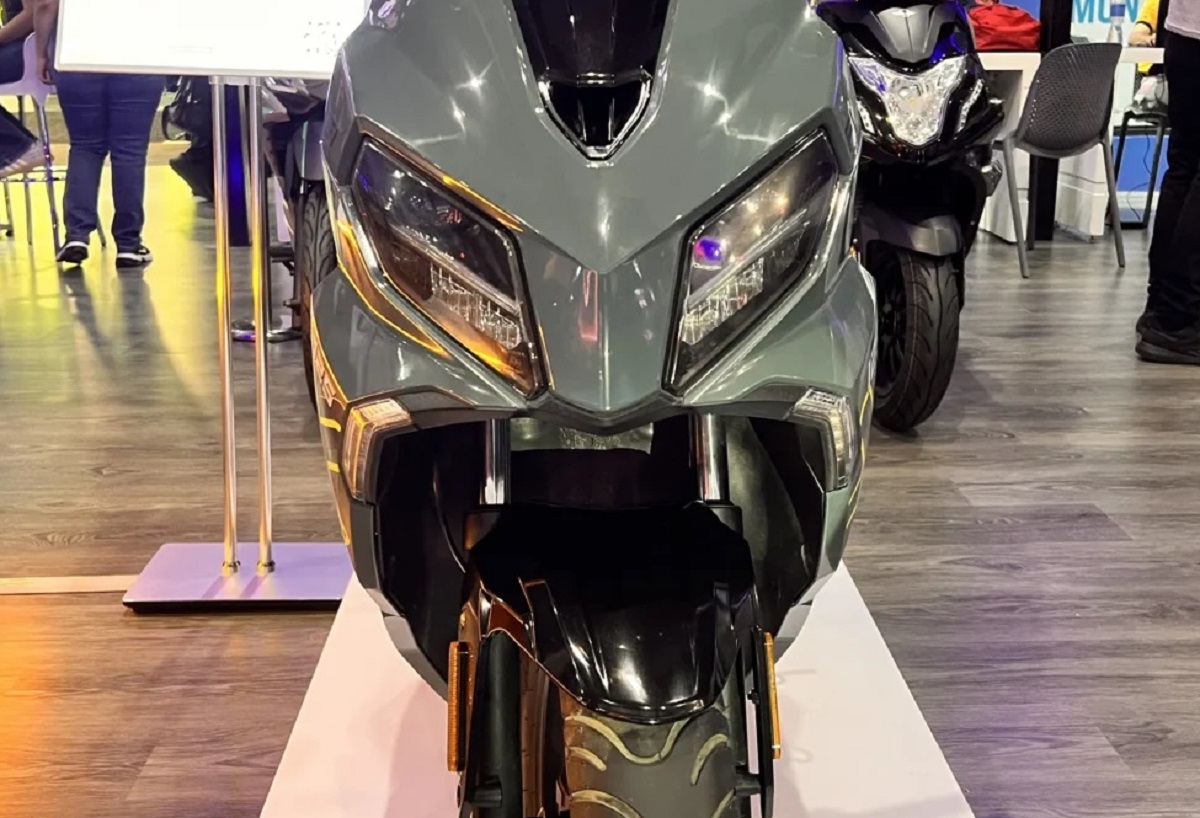 &lsquo;Vua xe ga&rsquo; 125cc mới ch&iacute;nh thức ra mắt gi&aacute; 43 triệu đồng: Thiết kế n&eacute;t hơn Honda Air Blade v&agrave; Vario