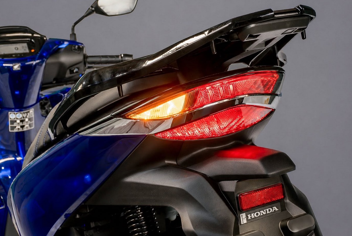 Honda SH 150i phi&ecirc;n bản 2026 đẹp long lanh ch&iacute;nh thức ra mắt: C&oacute; phanh ABS, m&agrave;n TFT, gi&aacute; dự kiến rẻ