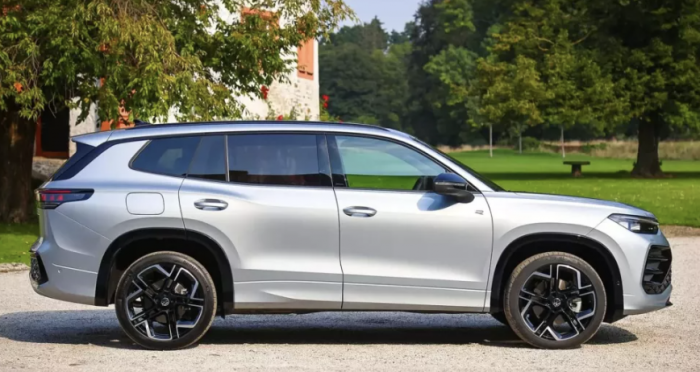 Điểm tin &ocirc; t&ocirc; 9/6: Volkswagen &lsquo;tr&igrave;nh l&agrave;ng&rsquo; SUV cỡ C mới &lsquo;đấu&rsquo; Mazda CX-5, Suzuki Fronx Sport ra mắt
