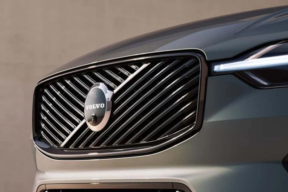 Volvo XC60 sắp c&oacute; bản n&acirc;ng cấp lớn: Qu&atilde;ng đường chạy điện tăng gấp 3, g&acirc;y \'&aacute;p lực\' l&ecirc;n Mercedes-Benz GLC