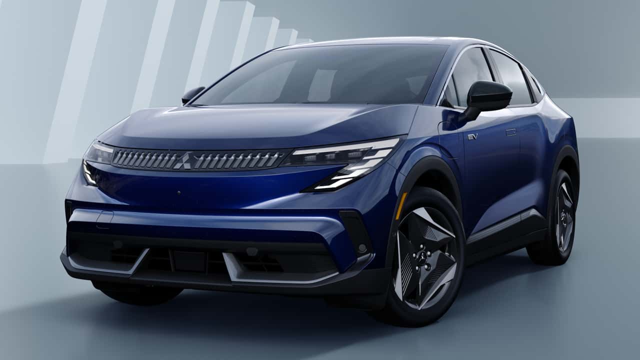 Mitsubishi Eclipse Sportback EV 2027 ra mắt: Thực chất l&agrave; Nissan Leaf đổi logo, \'th&aacute;ch thức\' Hyundai Kona Electric