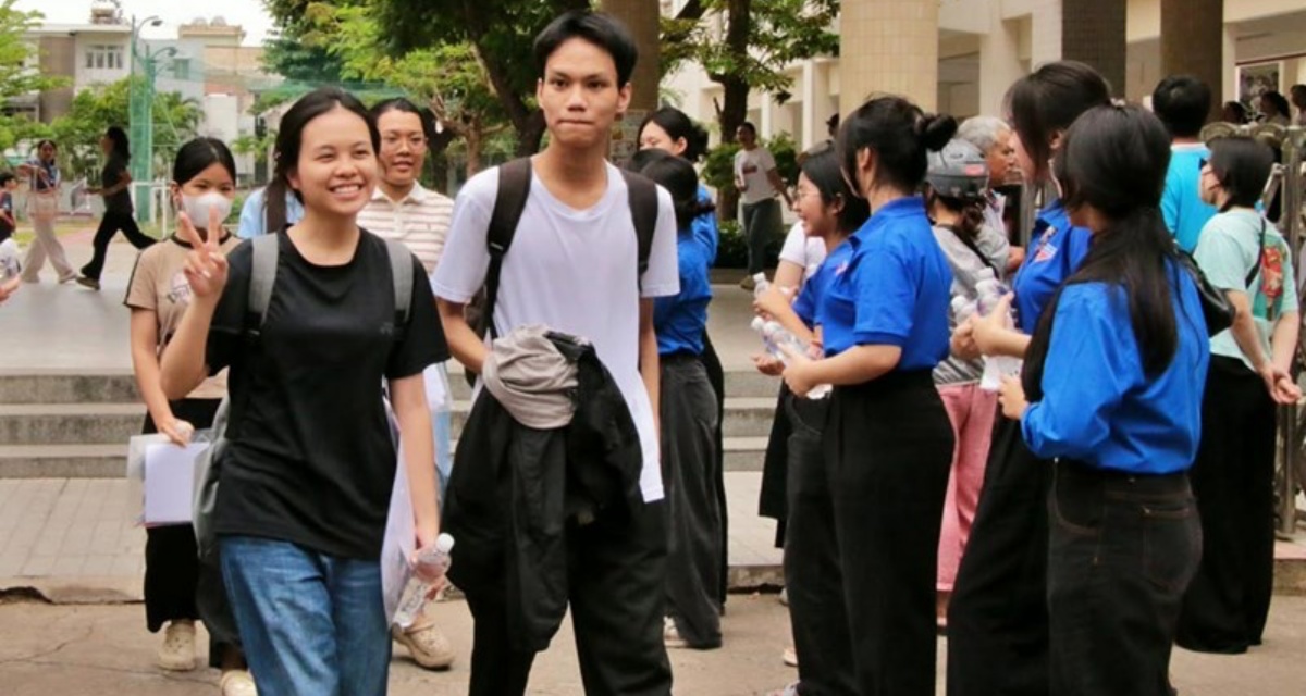 Th&iacute; sinh đ&aacute;nh gi&aacute; đề thi tốt nghiệp THPT m&ocirc;n Văn sau 120 ph&uacute;t l&agrave;m b&agrave;i, dự đo&aacute;n thang điểm đạt được?