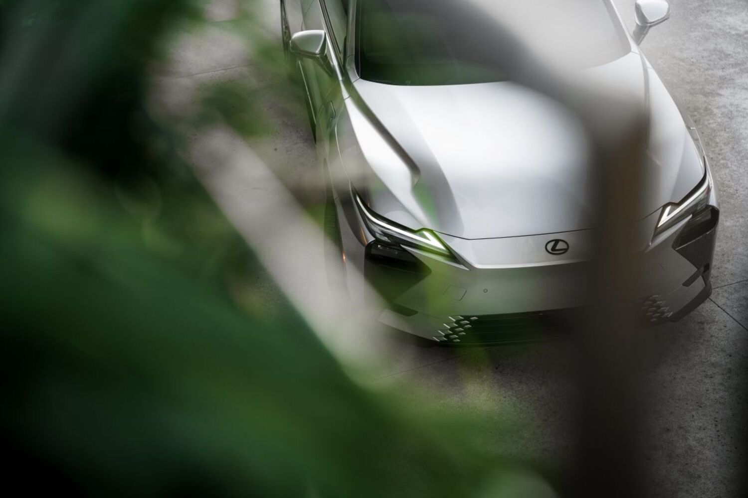 Lexus ES thế hệ mới lộ diện: Lần đầu c&oacute; bản thuần điện, \'đối đầu\' BMW i5 v&agrave; Mercedes EQE