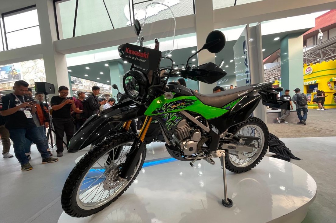 &lsquo;Huyền thoại c&ocirc;n tay&rsquo; 150cc mới gi&aacute; 66 triệu đồng ch&iacute;nh thức ra mắt, phong c&aacute;ch kh&aacute;c xa Yamaha Exciter v&agrave; Honda Winner R ảnh 2