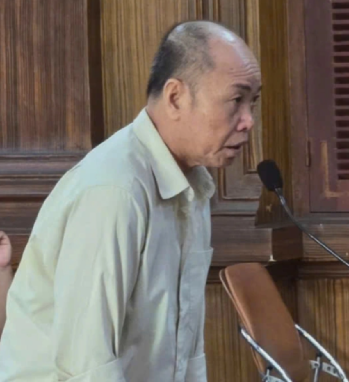 N&iacute;u k&eacute;o kh&ocirc;ng th&agrave;nh, người đ&agrave;n &ocirc;ng 62 tuổi d&ugrave;ng mảnh k&eacute;o đ&acirc;m 3 phụ nữ ở TPHCM, t&ograve;a bất ngờ trả hồ sơ