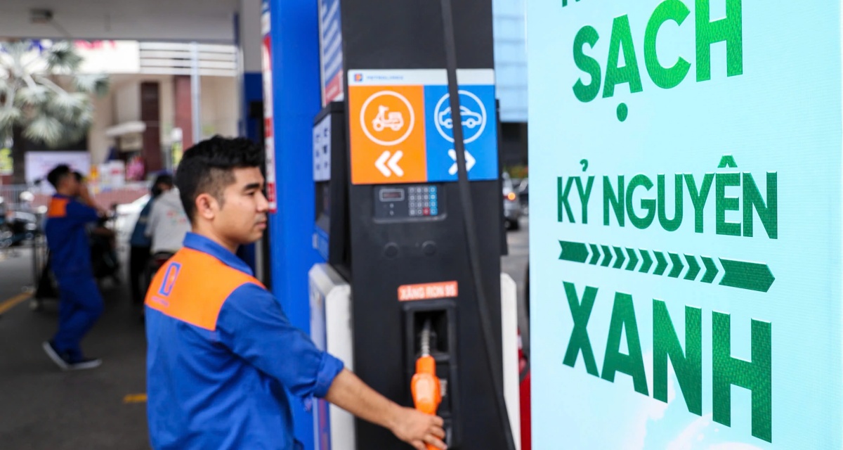 Gi&aacute; xăng dầu h&ocirc;m nay 14/6: Xăng E5, xăng E10, dầu diesel thấp hơn nhiều nước, dầu th&ocirc; thủng đ&aacute;y
