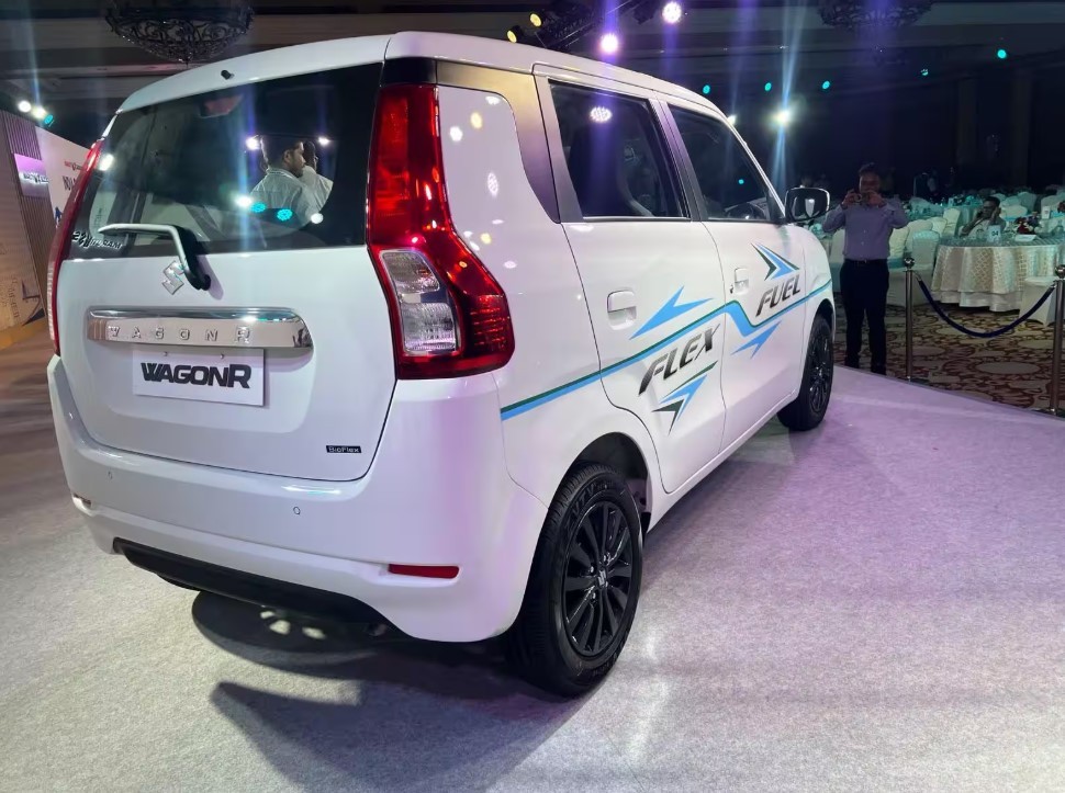 Tin xe hot 15/6: &lsquo;Hạ đo v&aacute;n&rsquo; Hyundai Grand i10, Suzuki ra mắt &lsquo;vua hatchback&rsquo; mới gi&aacute; rẻ gần bằng Honda SH