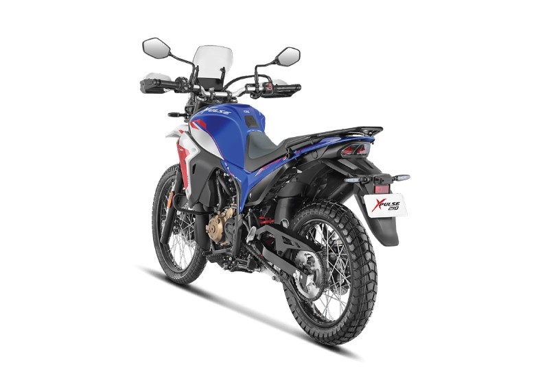 Ch&iacute;nh thức nhận cọc &lsquo;&ocirc;ng ho&agrave;ng c&ocirc;n tay&rsquo; mới gi&aacute; hấp dẫn, ph&acirc;n kh&uacute;c kh&aacute;c Yamaha Exciter v&agrave; Honda Winner R ảnh 3