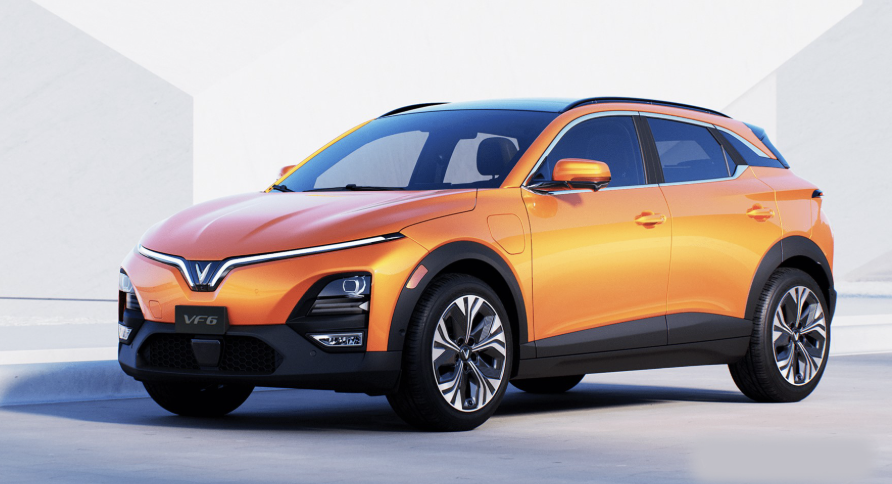 VinFast VF 6 tiếp tục thống trị ph&acirc;n kh&uacute;c SUV hạng B, Toyota Yaris Cross b&aacute;m đuổi quyết liệt