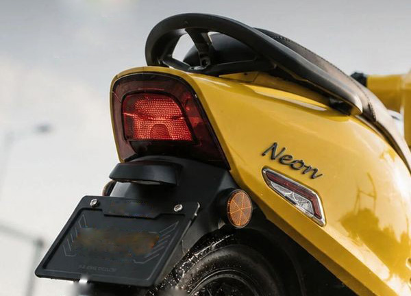 Tin xe hot 16/6: &lsquo;Cơn &aacute;c mộng&rsquo; của Honda Air Blade v&agrave; SH Mode&rsquo; ch&iacute;nh thức ra mắt với gi&aacute; 33 triệu đồng, rẻ như Vision