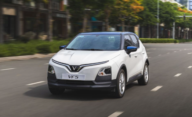 VinFast VF 5 bỏ xa Kia Sonet v&agrave; Toyota Raize, tiếp tục &lsquo;thống trị&rsquo; ph&acirc;n kh&uacute;c SUV hạng A th&aacute;ng 5/2026