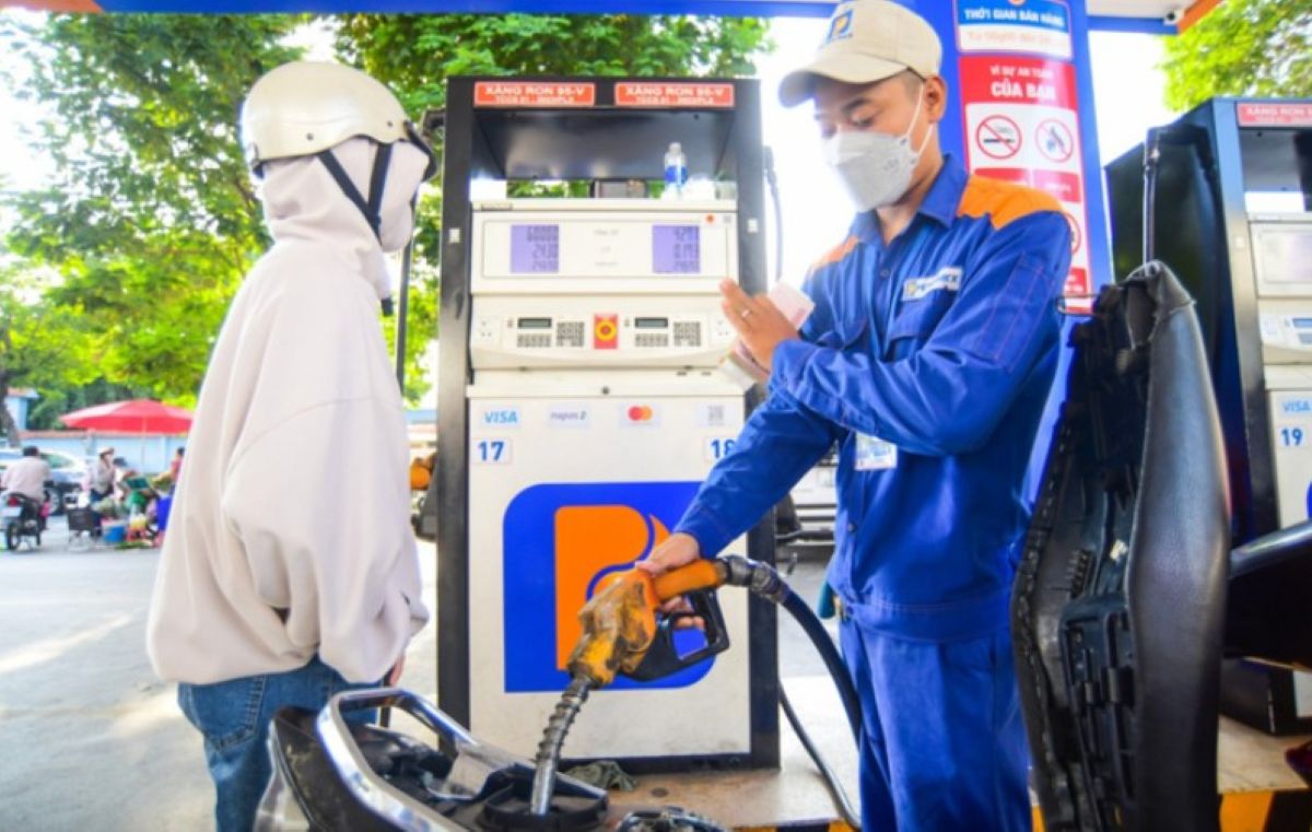 Gi&aacute; xăng dầu h&ocirc;m nay 17/6: Giảm xuống mức thấp, Bộ C&ocirc;ng Thương c&oacute; chỉ đạo mới li&ecirc;n quan đến xăng E10