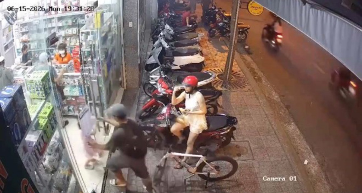 Vụ đ&aacute;nh người phụ nữ tại cửa h&agrave;ng ở Nha Trang: Thiếu ni&ecirc;n 17 tuổi xin lỗi, gia đ&igrave;nh phản ứng ra sao? 