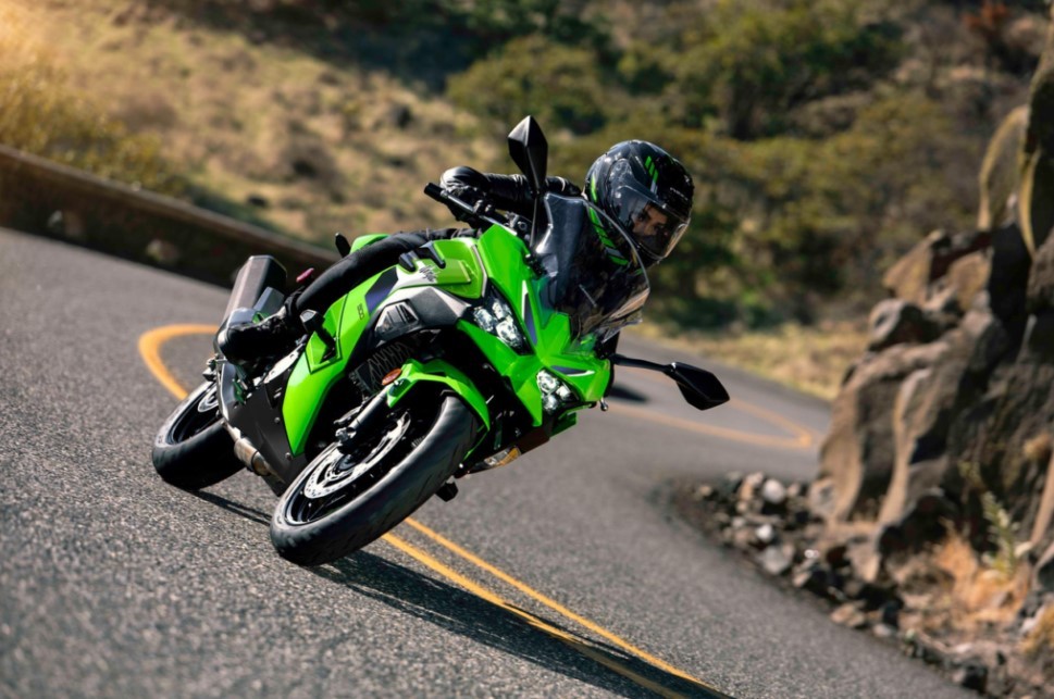 Cao cấp hơn Yamaha Exciter v&agrave; Honda Winner R, &lsquo;vua c&ocirc;n tay&rsquo; mới của Nhật ch&iacute;nh thức ra mắt với gi&aacute; hấp dẫn ảnh 3