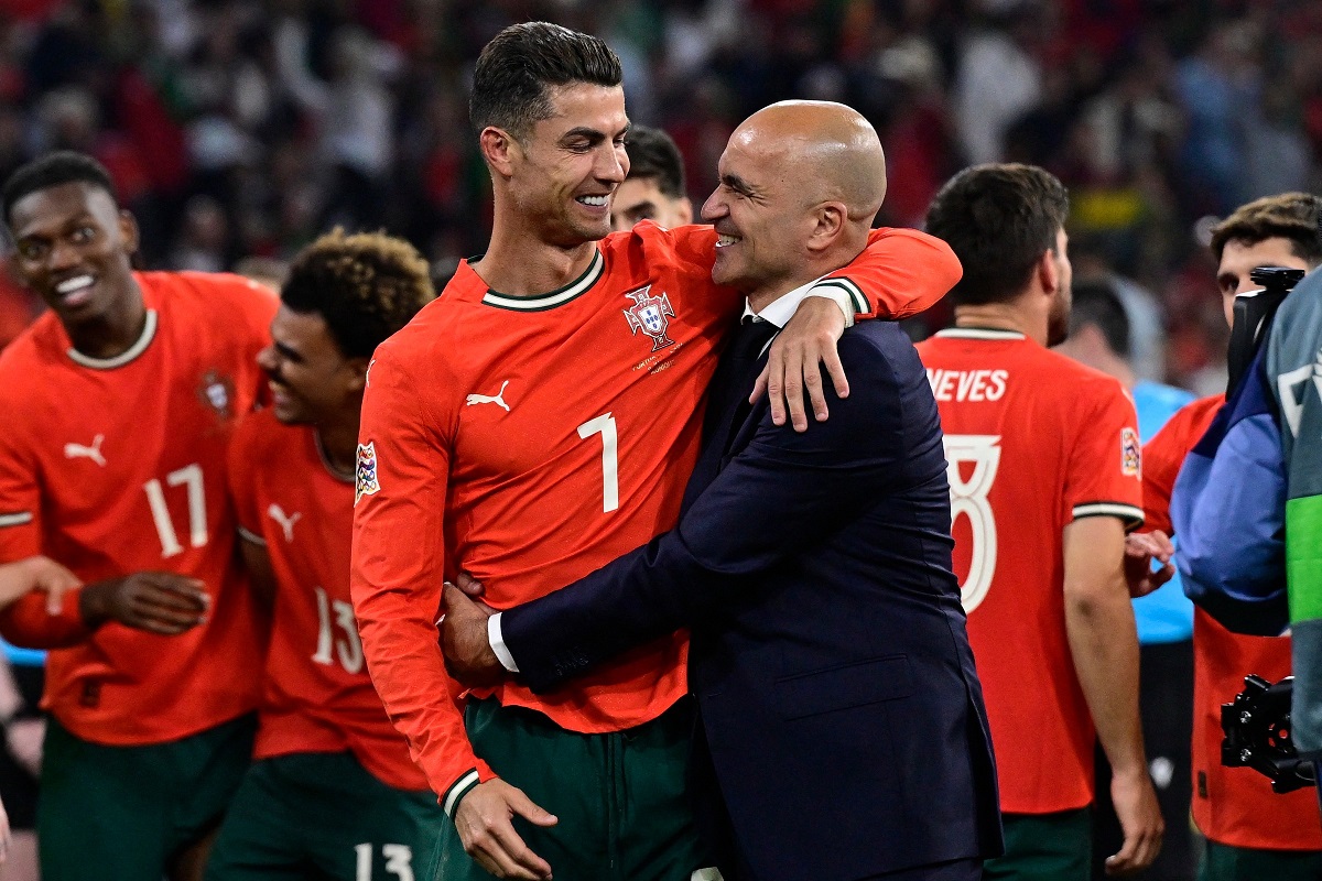 HLV tuyển Bồ Đ&agrave;o Nha x&aacute;c định xong bến đỗ sau World Cup 2026, Ronaldo gặp &aacute;c mộng