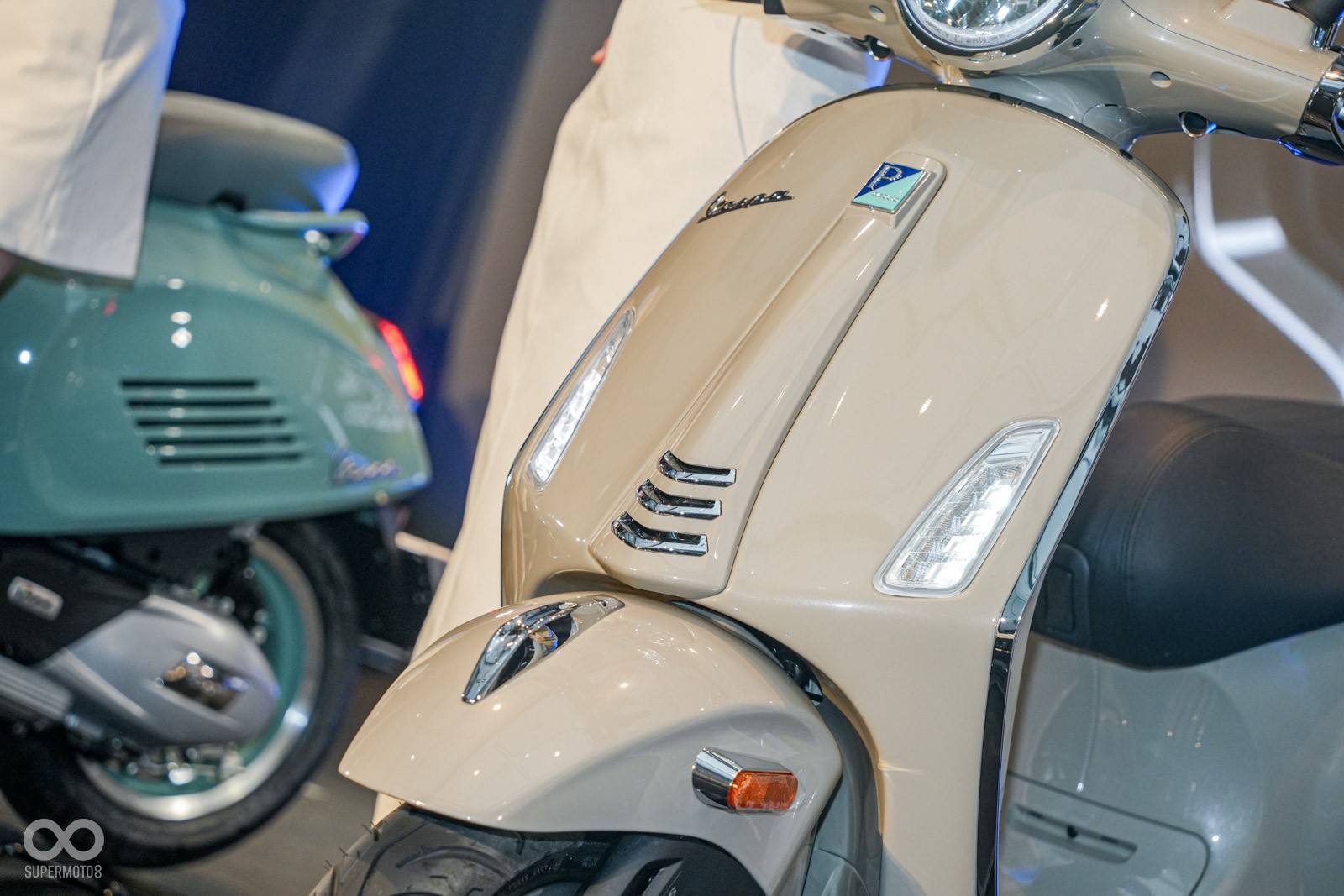 &lsquo;So&aacute;n ng&ocirc;i&rsquo; Honda SH, &lsquo;vua xe ga&rsquo; 180cc mới thiết kế &lsquo;n&eacute;t&rsquo; hơn SH Mode ch&iacute;nh thức ra mắt với gi&aacute; hấp dẫn ảnh 3