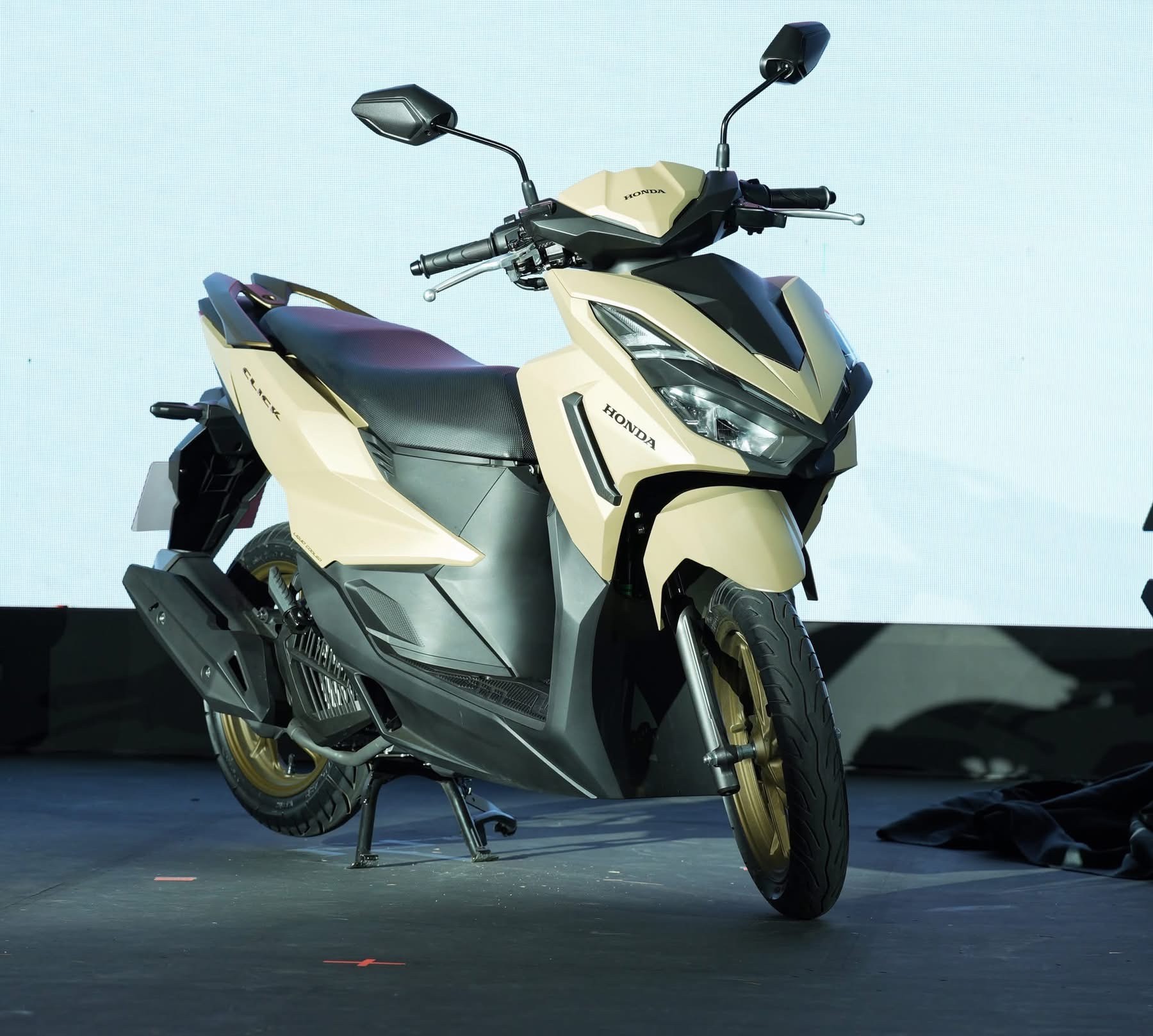 Honda ch&iacute;nh thức ra mắt &lsquo;vua xe ga&rsquo; 125cc mới thiết kế ấn tượng hơn SH v&agrave; SH Mode, trang bị so k&egrave; Air Blade, gi&aacute; mềm ảnh 3