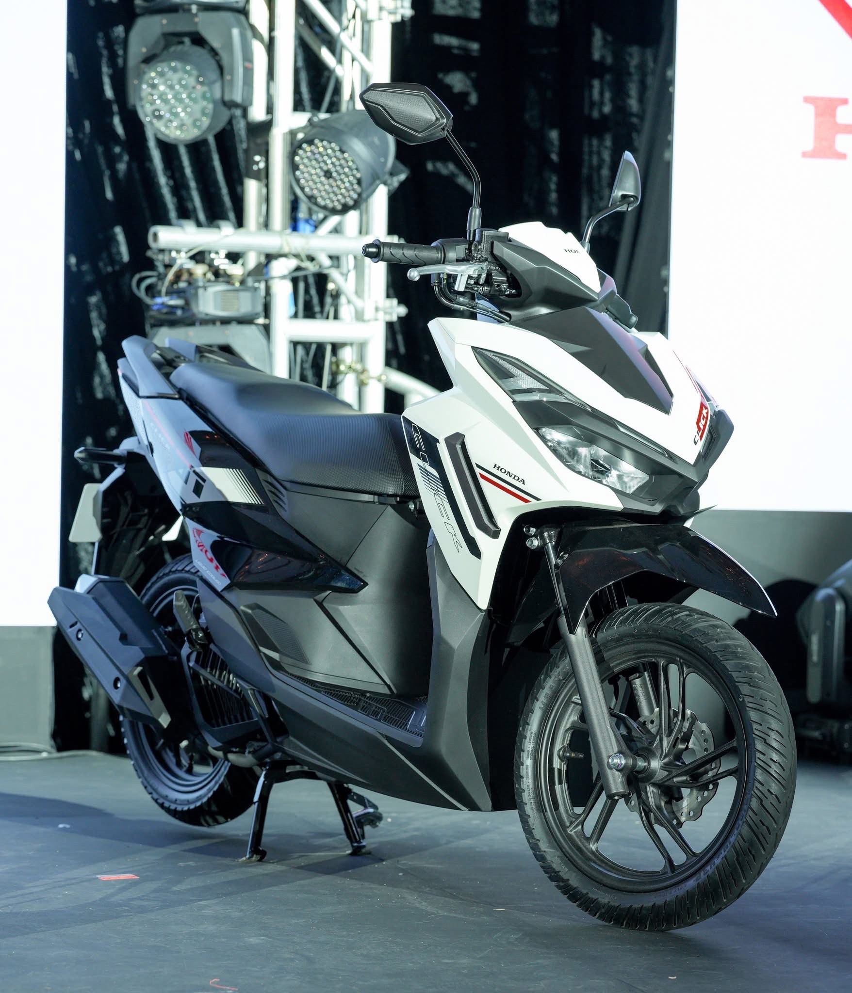 Honda ch&iacute;nh thức ra mắt &lsquo;vua xe ga&rsquo; 125cc mới thiết kế ấn tượng hơn SH v&agrave; SH Mode, trang bị so k&egrave; Air Blade, gi&aacute; mềm ảnh 4