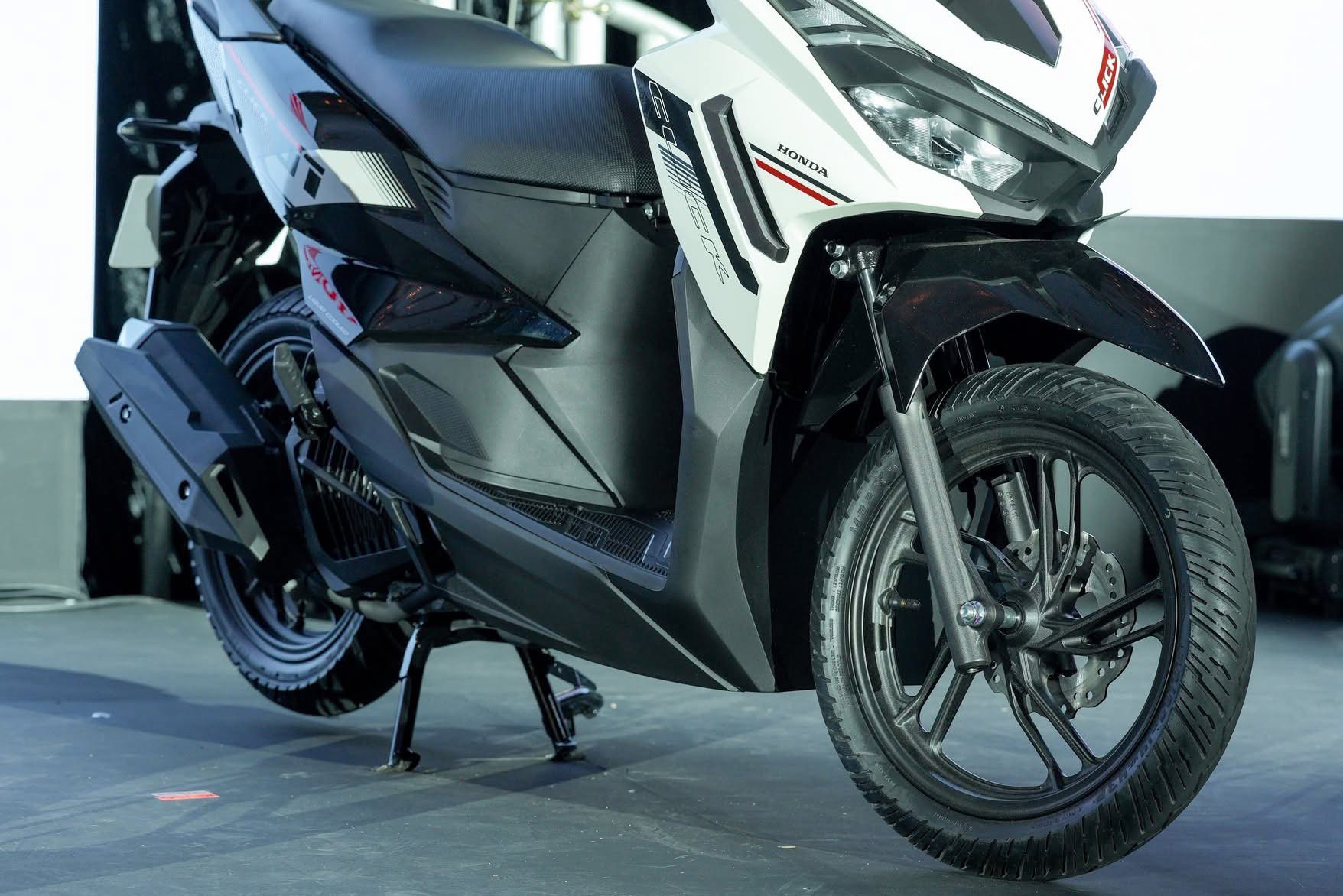 Tin xe trưa 23/6: &lsquo;Vua xe ga&rsquo; mới của Honda ch&iacute;nh thức ra mắt với gi&aacute; rẻ, thiết kế &lsquo;đỉnh&rsquo; hơn Air Blade, SH v&agrave; SH Mode