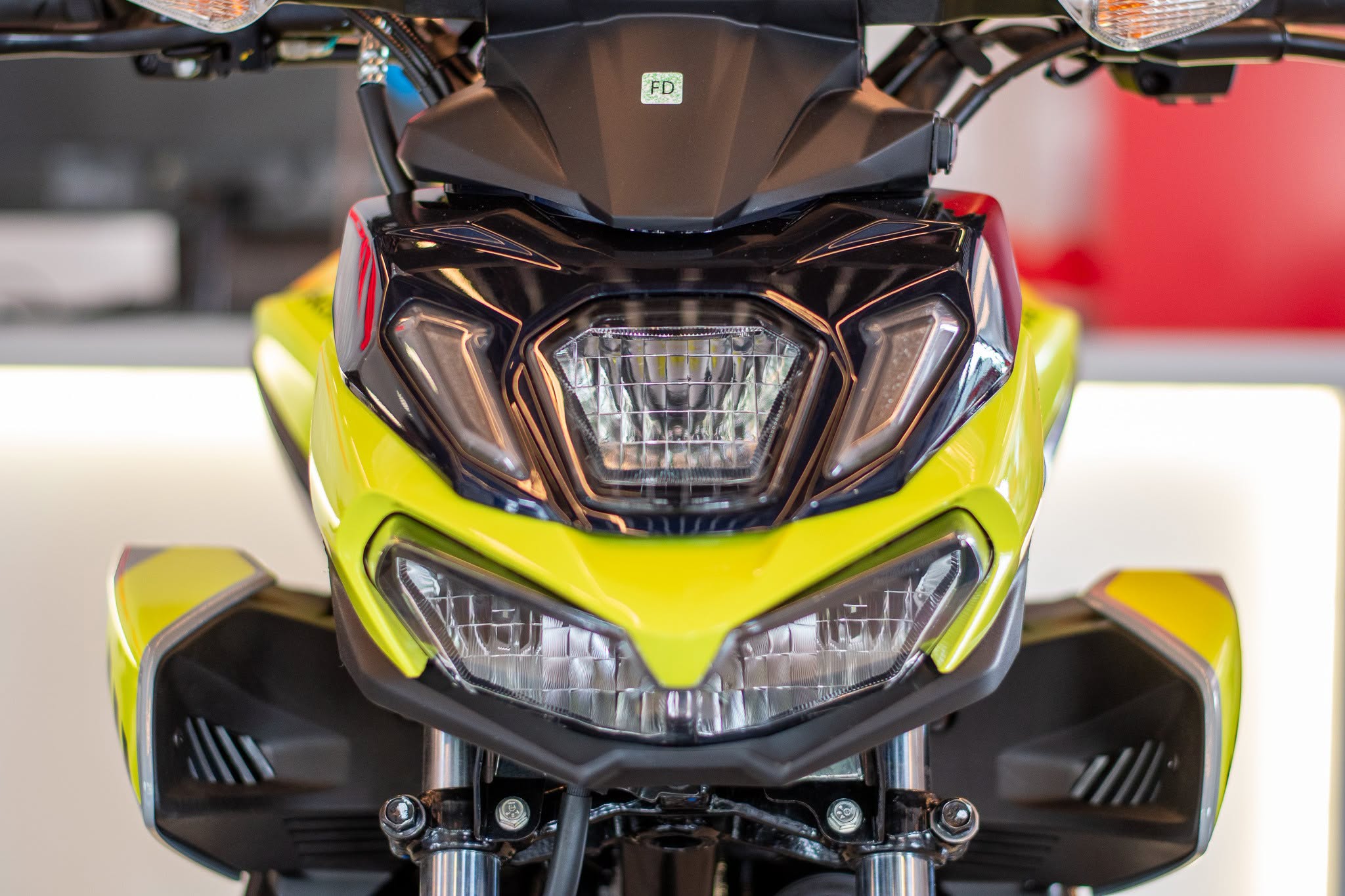 Honda ch&iacute;nh thức mở b&aacute;n &lsquo;vua c&ocirc;n tay&rsquo; 125cc mới gi&aacute; 53 triệu đồng: Ph&acirc;n kh&uacute;c chất hơn Honda Winner R