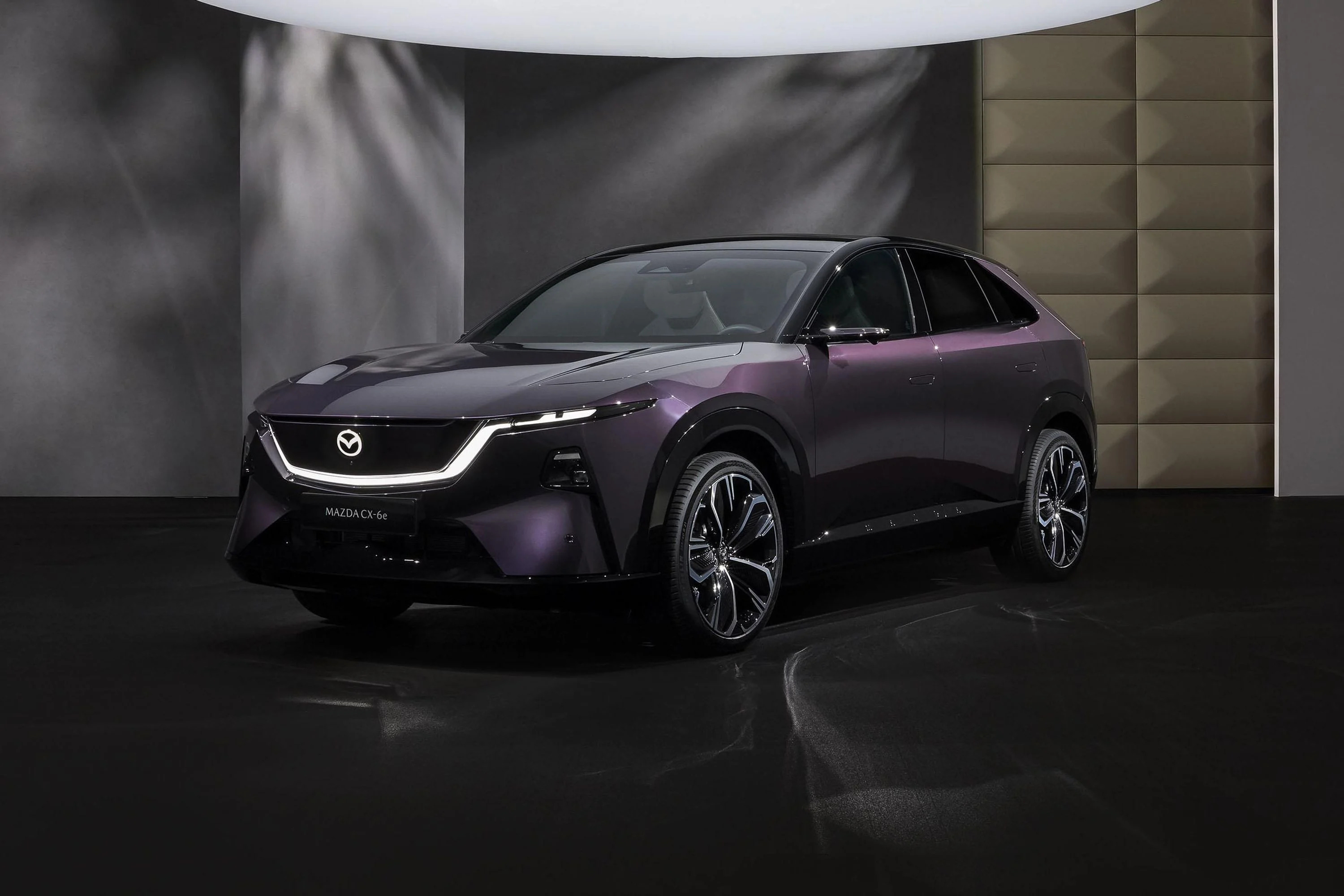 Mazda 6e v&agrave; CX-6e \'thắng lớn\' trước ng&agrave;y mở b&aacute;n: H&uacute;t hơn 2.000 đơn đặt cọc, g&acirc;y \'&aacute;p lực\' l&ecirc;n Tesla Model Y v&agrave; BYD