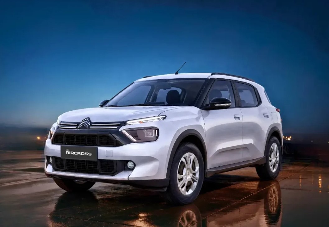 Qu&ecirc;n Honda SH đi, mẫu &ocirc; t&ocirc; SUV &lsquo;b&igrave;nh d&acirc;n&rsquo; mới của Ph&aacute;p ch&iacute;nh thức ra mắt gi&aacute; 220 triệu đồng, rẻ hơn Hyundai Grand i10 ảnh 1