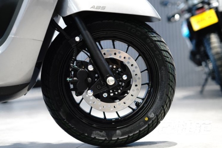 &lsquo;Xe ga quốc d&acirc;n&rsquo; mới ch&iacute;nh thức ra mắt: Thiết kế &lsquo;n&eacute;t&rsquo; hơn Honda SH Mode, c&oacute; phanh ABS, gi&aacute; 37 triệu đồng rẻ như Vision ảnh 3