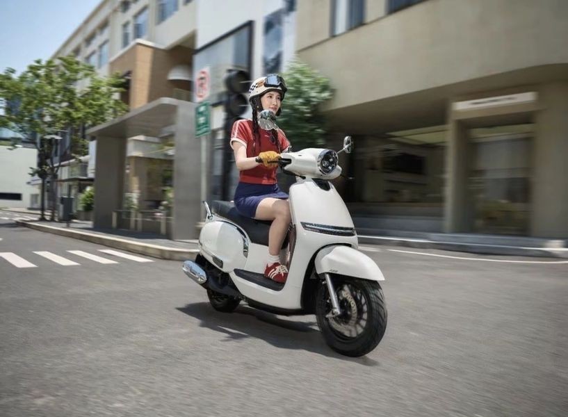 &lsquo;Xe ga quốc d&acirc;n&rsquo; mới ch&iacute;nh thức ra mắt: Thiết kế &lsquo;n&eacute;t&rsquo; hơn Honda SH Mode, c&oacute; phanh ABS, gi&aacute; 37 triệu đồng rẻ như Vision ảnh 7