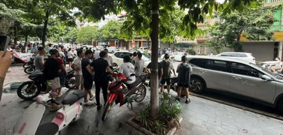 H&agrave;ng trăm người c&oacute; mặt tại hiện trường vụ g&atilde; đ&agrave;n &ocirc;ng đến tận nh&agrave; nổ s&uacute;ng bắn chết 1 người, nguy&ecirc;n nh&acirc;n?