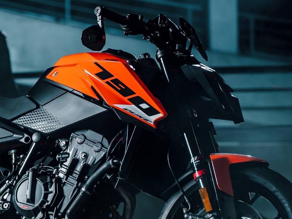 Ch&iacute;nh thức ra mắt &lsquo;chiến thần&rsquo; c&ocirc;n tay mới gi&aacute; cực hấp dẫn, ph&acirc;n kh&uacute;c kh&aacute;c xa Honda Winner R v&agrave; Yamaha Exciter ảnh 5